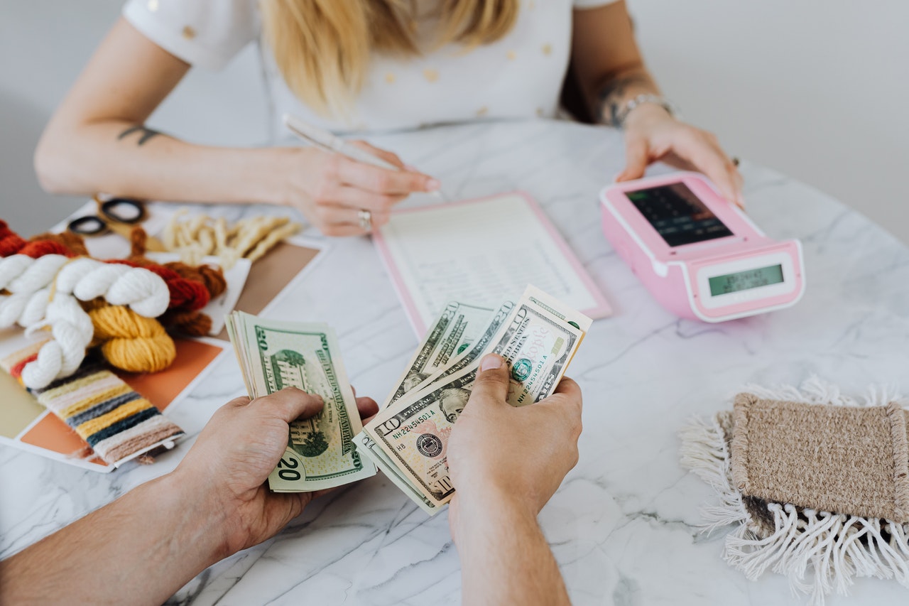 Manage Your Business Finances Well and Have a Happy Business