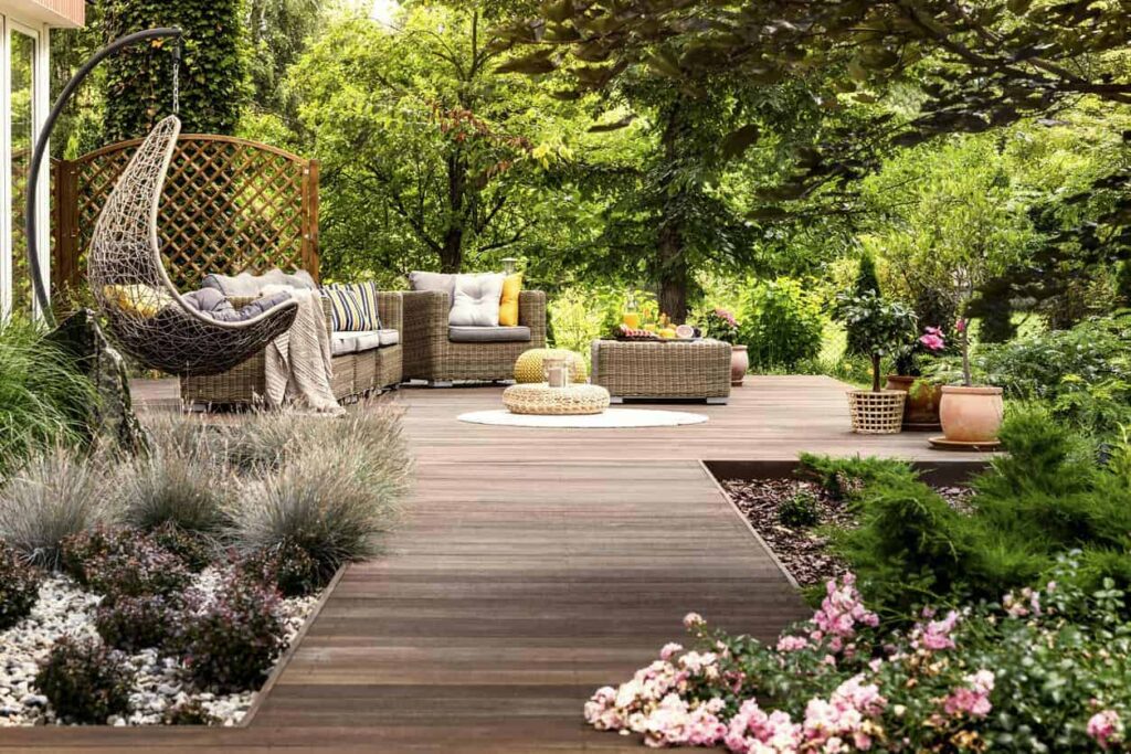 Landscaping Your Patio and Walkways